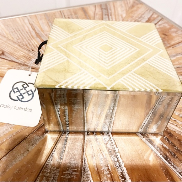 NWT Daisy Fuentes Mirrored Jewelry Box - Picture 2 of 6